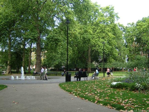 ラッセルスクエア