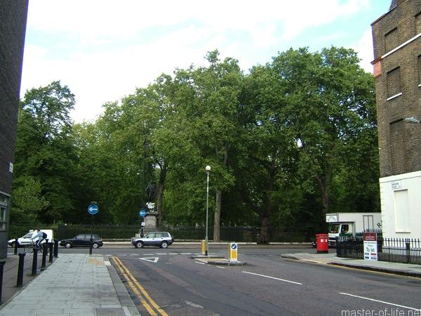 ラッセルスクエア